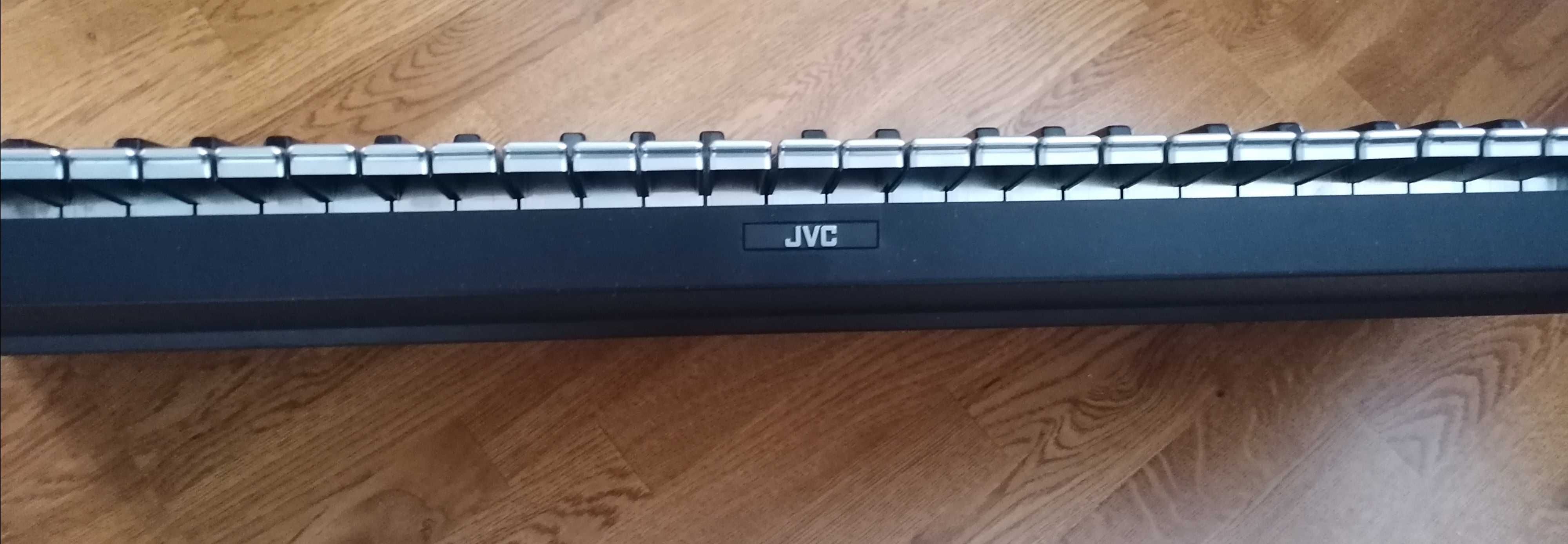 Keyboard JVC KB-500. Srebrne, metalowe klawisze.