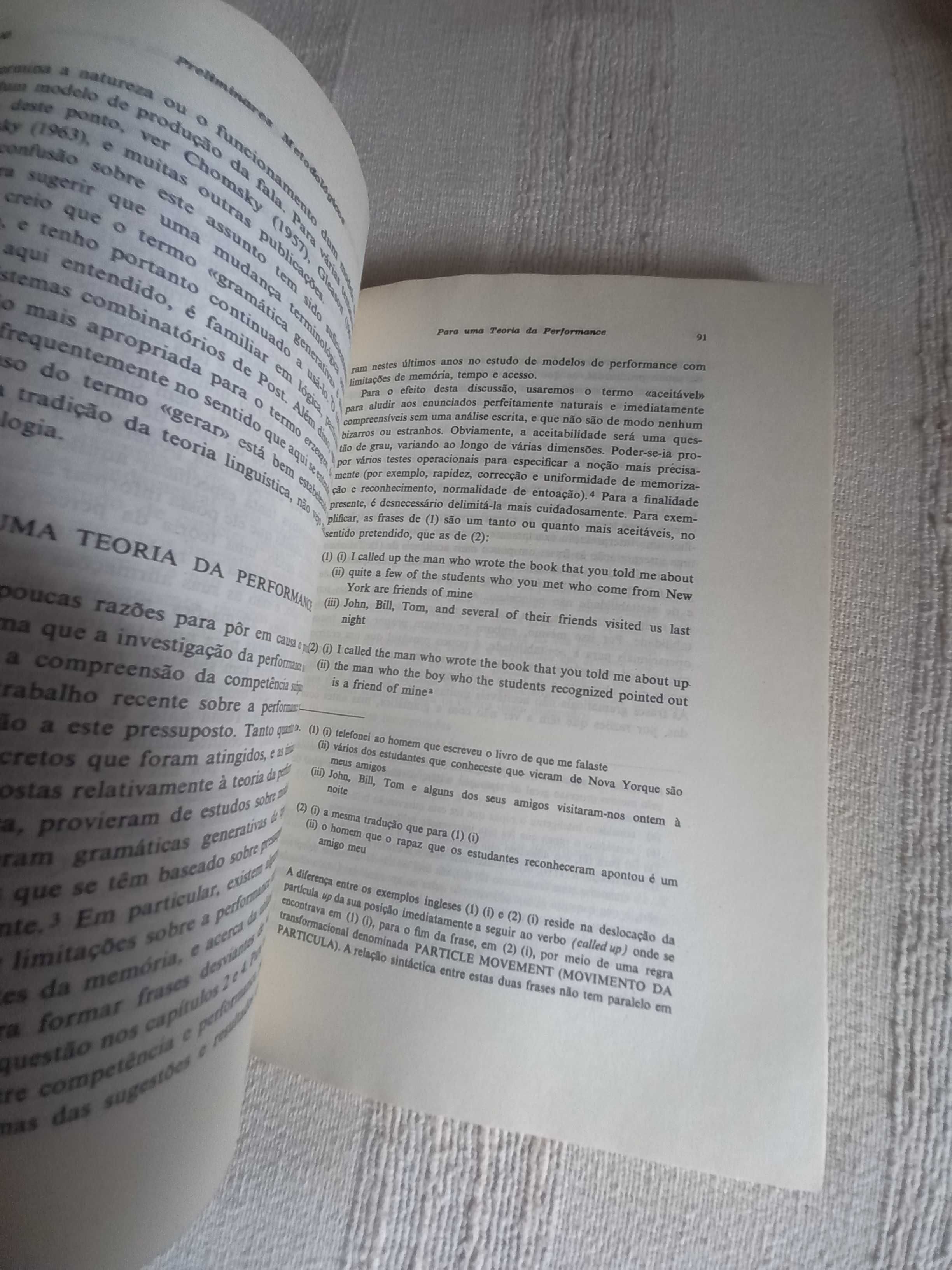 Livro de Noam Chomsky Aspectos da Teoria da Sintaxe