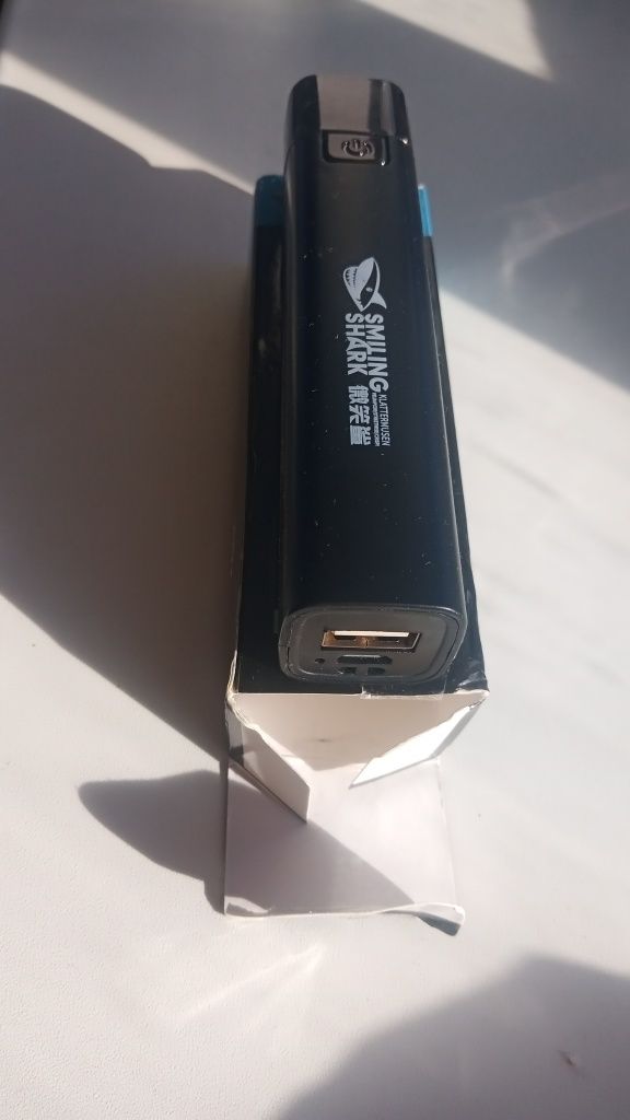 Продам фонарики зарядка от USB