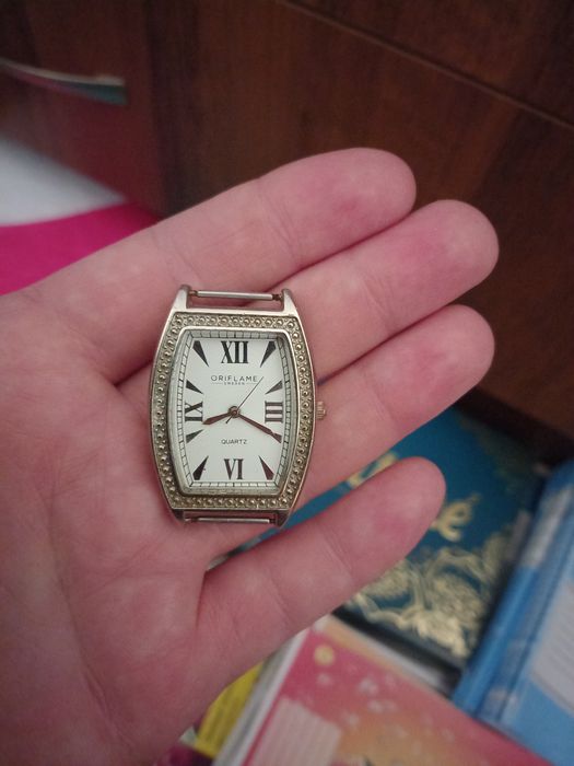 Часы ручные без ремешка