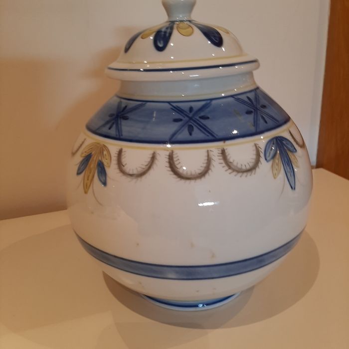 Venda de linda peça  decorativa pinta a mao. Louça de Viana