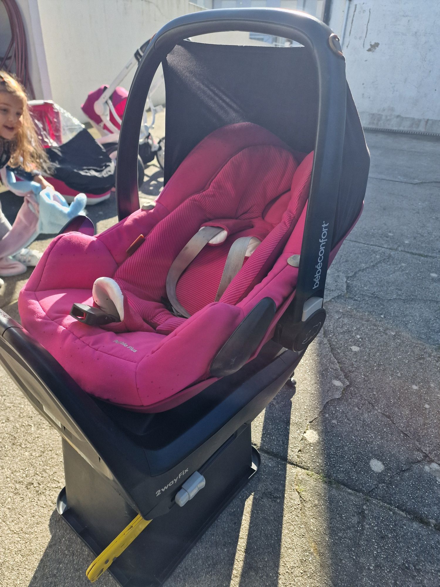 Vendo carrinho Bébé Quinny Moodd c/ OVO BebeConfort + ISOFIX ALCOFA 2W