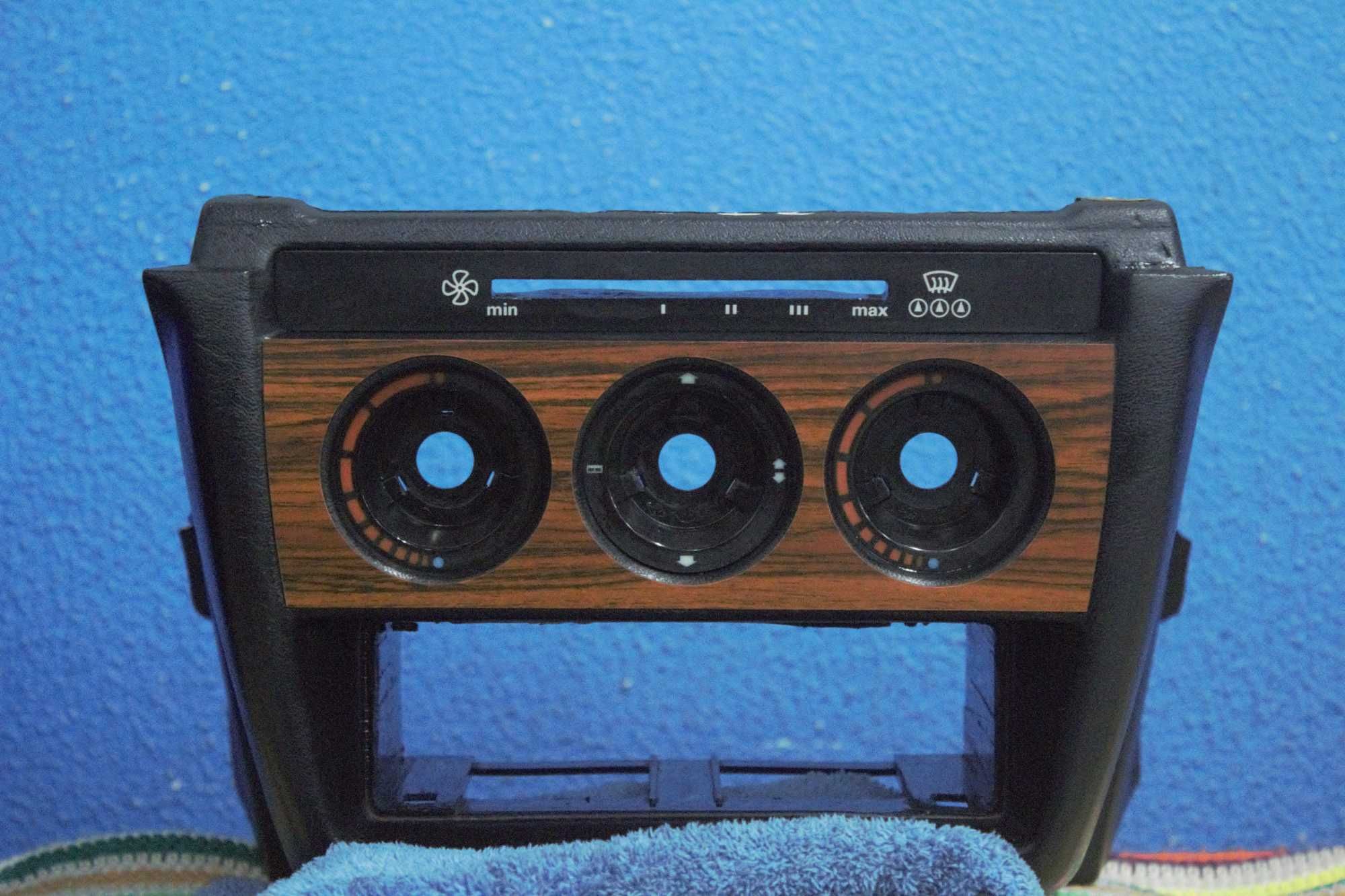 Consola central preta com madeira Mercedes 190