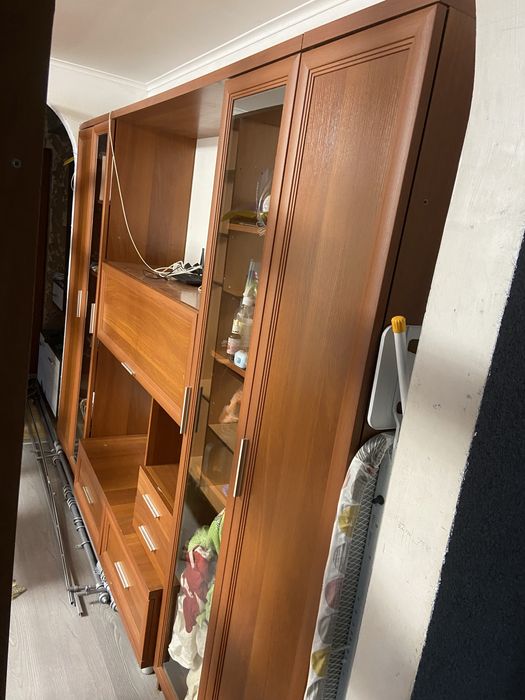 Продам шкаф в вітальню