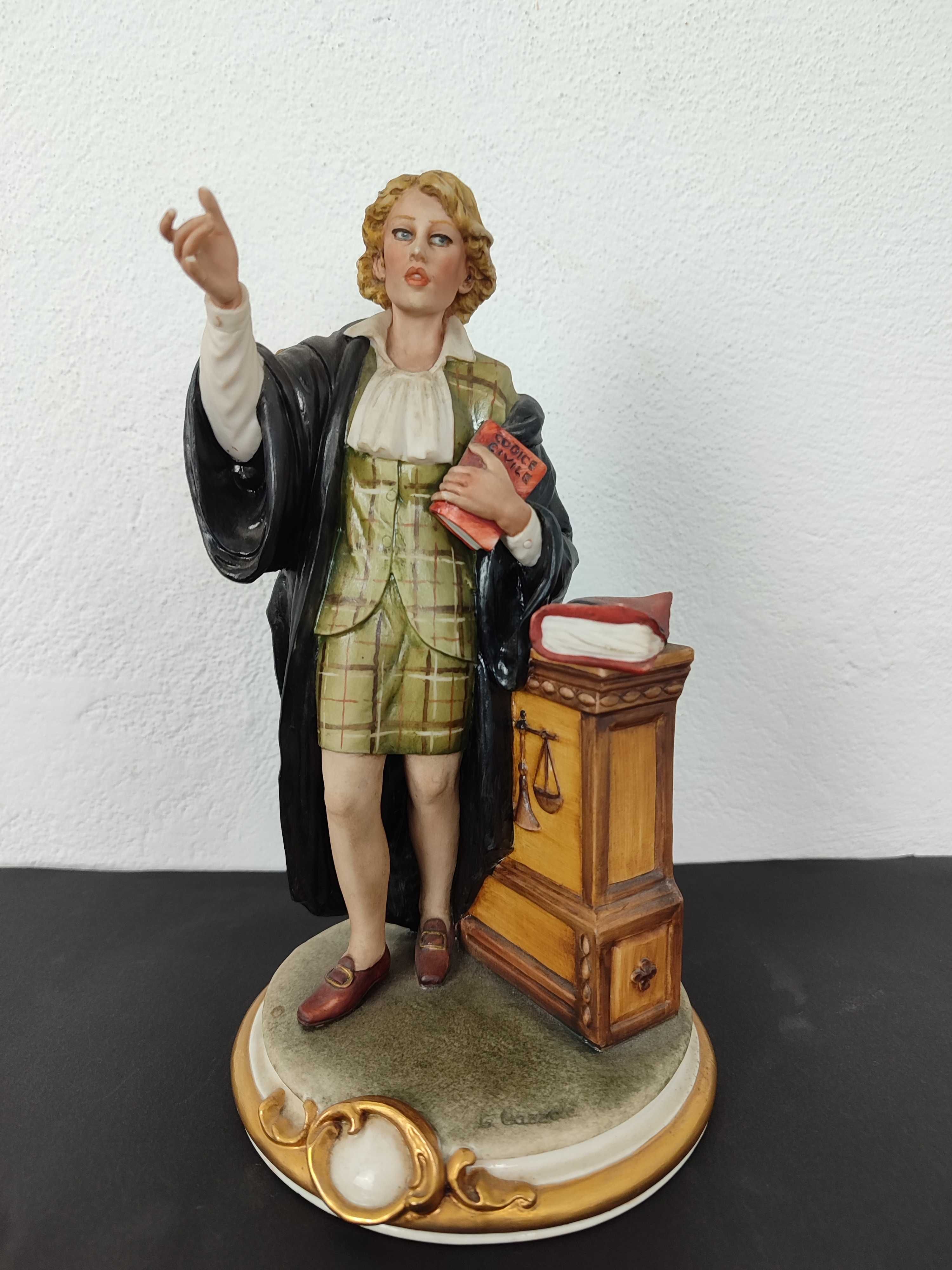 Escultura  de advogada Capodimonte