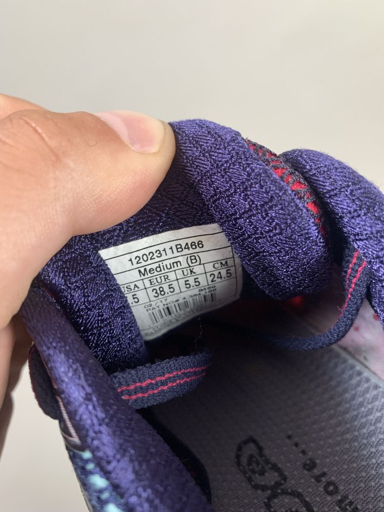 Кросівки brooks розмір 38,5 24,5 устілка