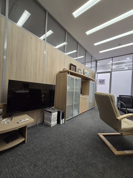 Оренда офісного приміщення в центрі Ужгорода — вул. Феденця