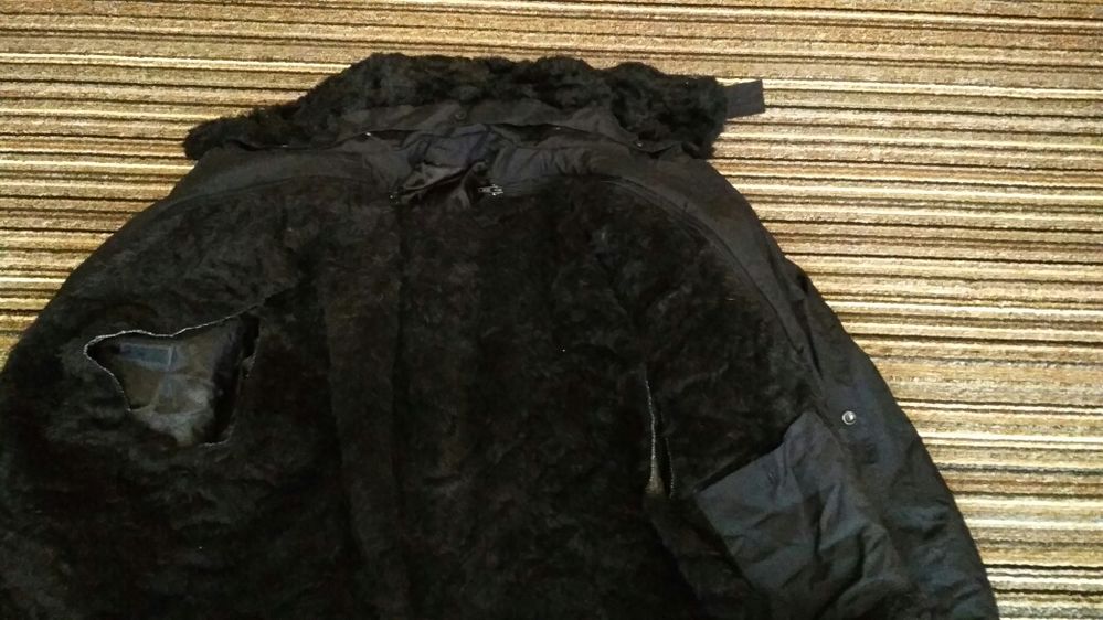 Костюм зимний (куртка+брюки комбинезон) чёрный.