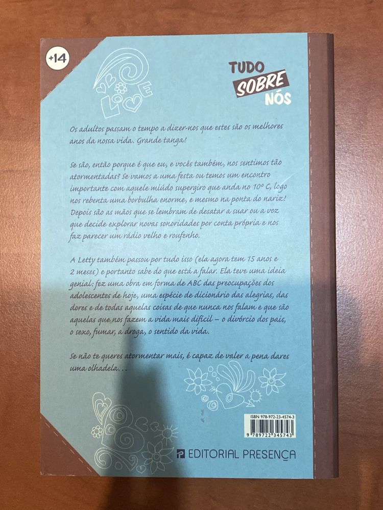 Livro para jovens “Como sobreviver aos melhores anos da nossa vida”