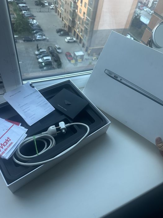 Без предоплат! Macbook air 2 з коробкою та зарядкою в комплекті