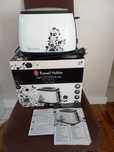 Toster russell hobbs 900 W