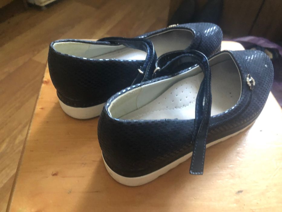 Взуття дитяче школа