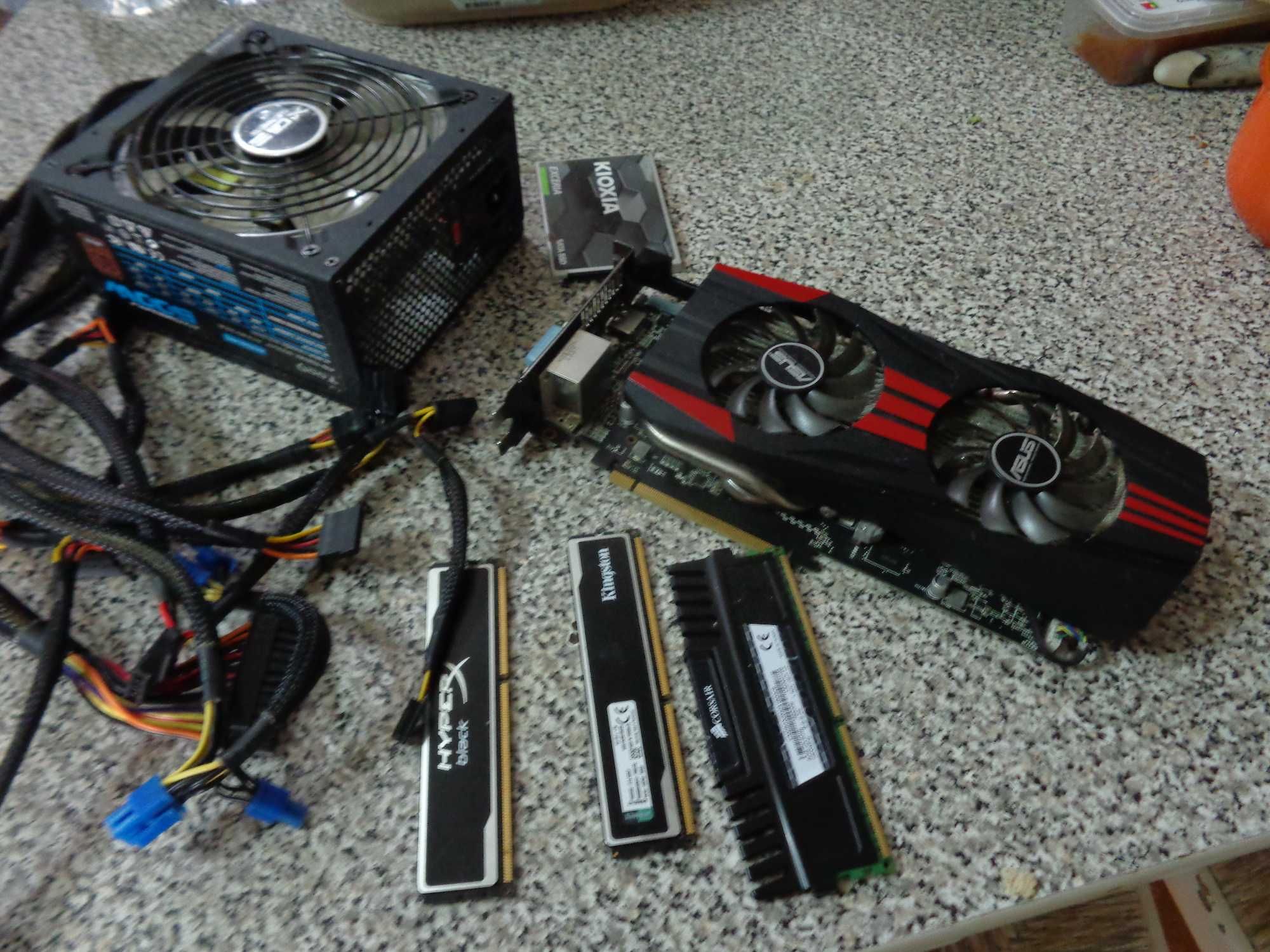 Diverso material de Hardware para PC Desktop