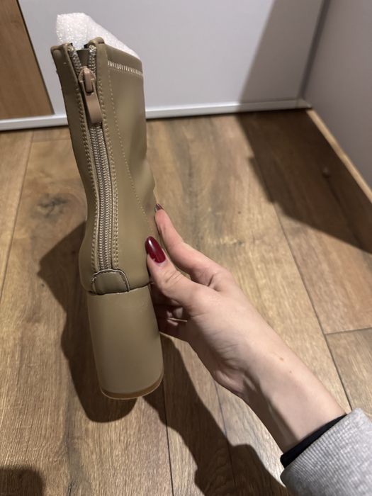 Чоботи осінні жіночі