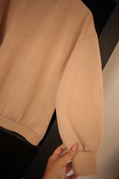 Długa karmelowa bluza oversize Bershka z szerokimi rękawami XS