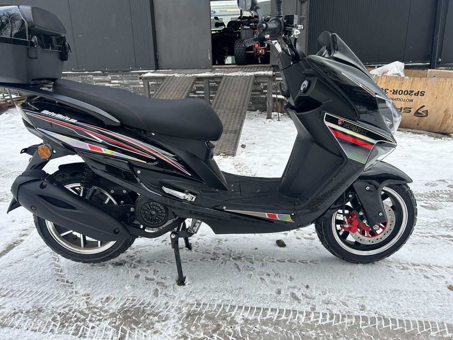 Скутер SPARK SP150S-18