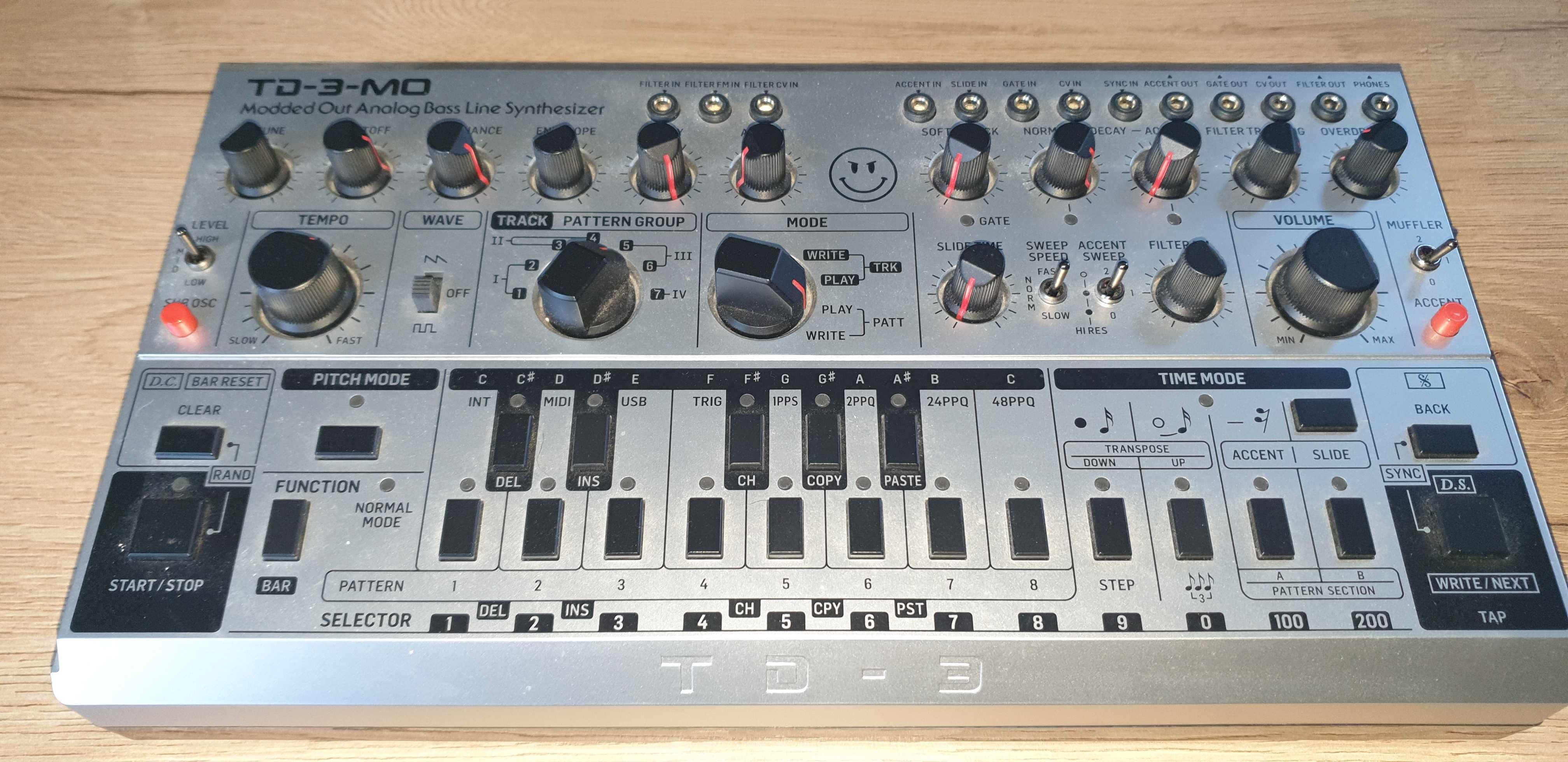behringer syntezator lini basowych analog td3-mo