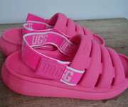 Sandały na rzep,pink "UGG ".