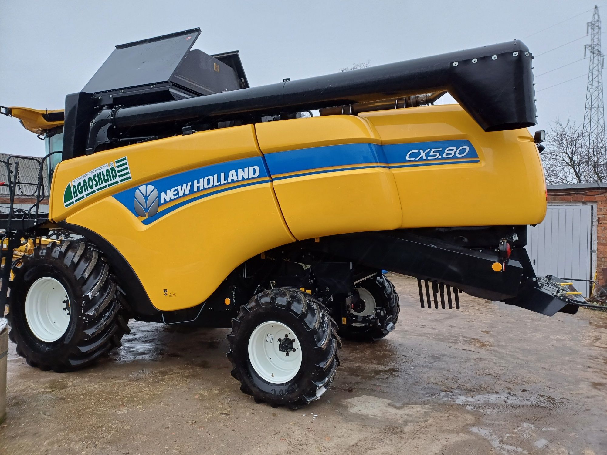 Kombajn Tc  New Holland Cx5.80 Jak nowy