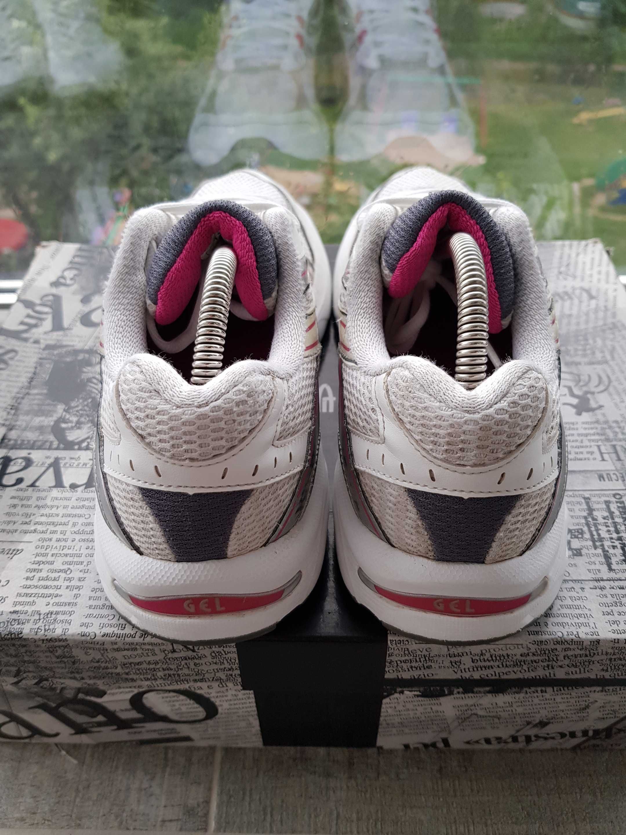 Asics кросівки р. 41,5