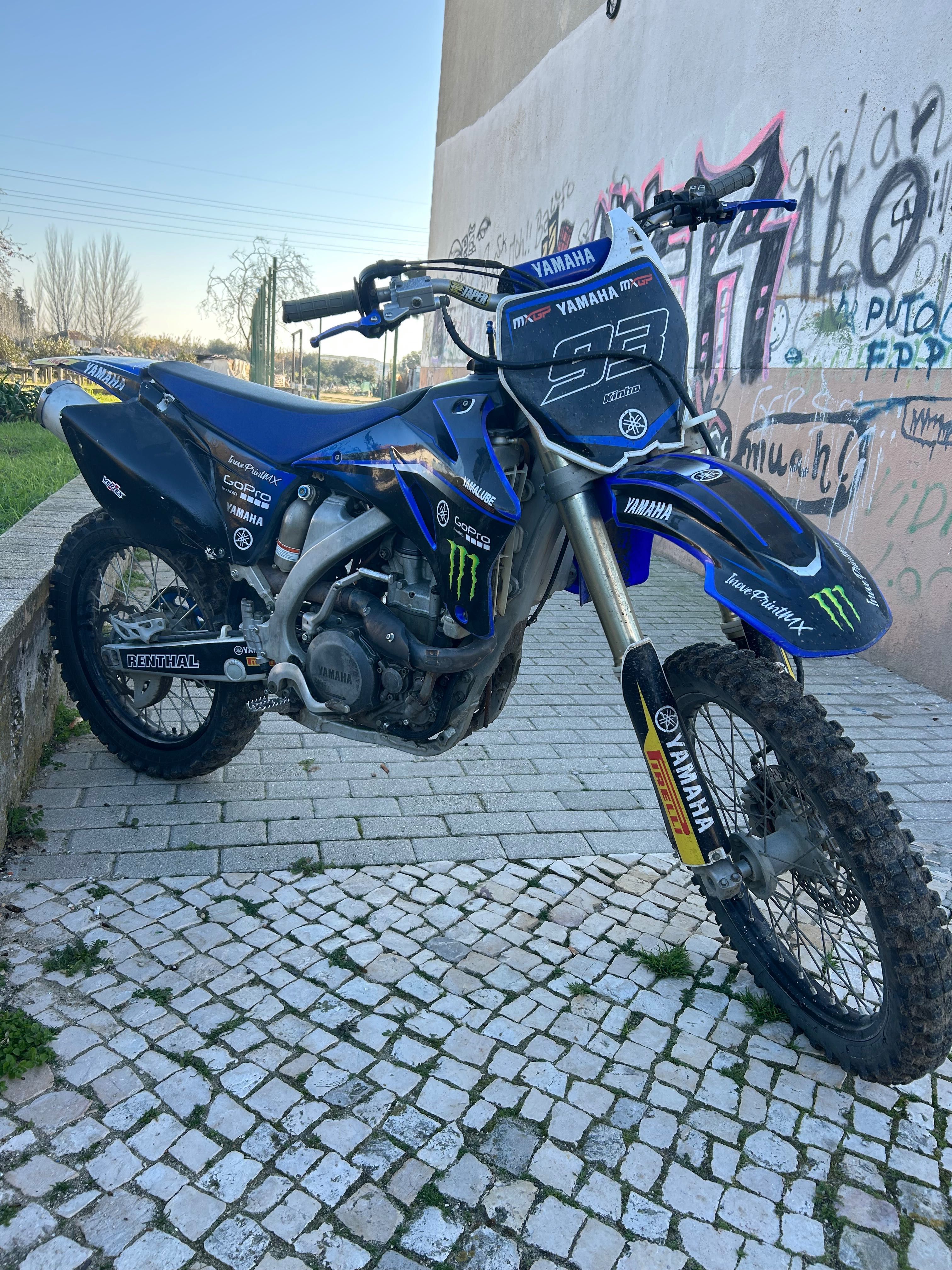 Segue para venda, Mota quase nova!
