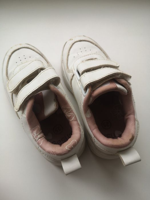 Кросівки для дівчинки