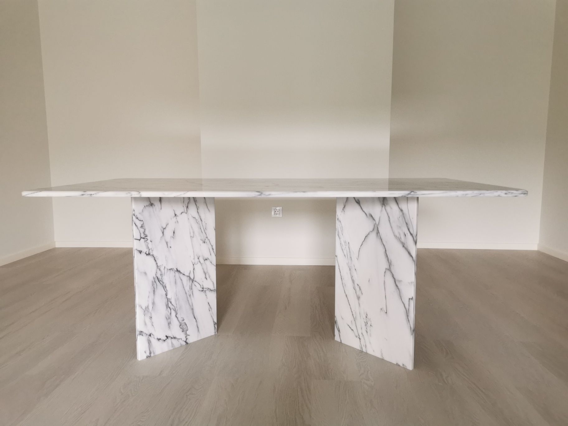 Mesa em pedra natural mármore