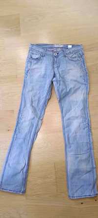 Błękitne jeansy - reserved