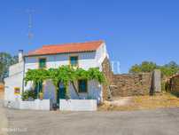 Casa Rural em aldeia simpática e sossegada pronta a habitar