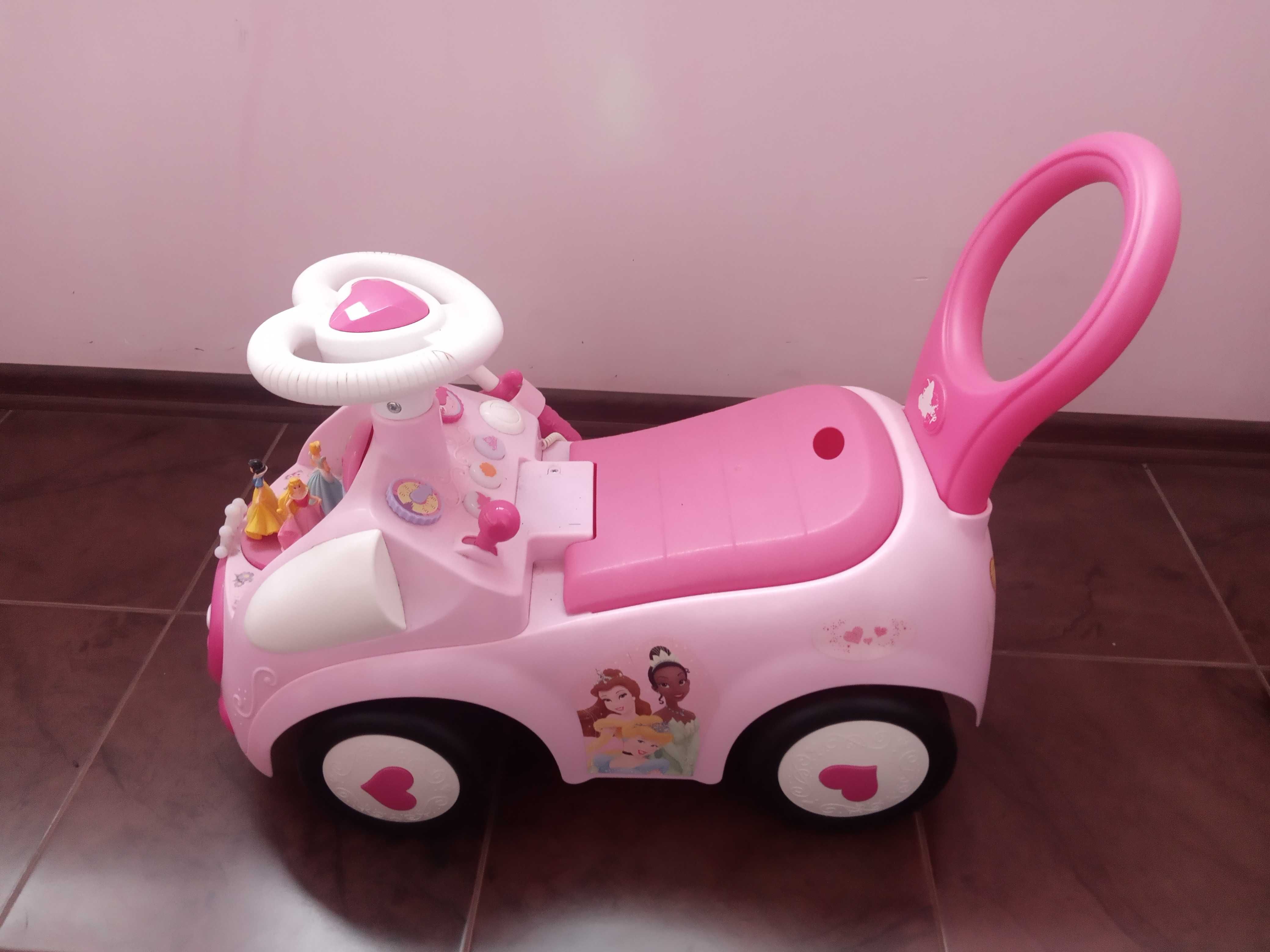 Машинка для дівчинки