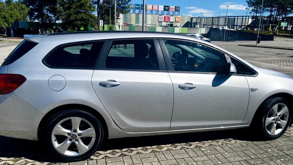 Opel Astra Sports Tourer 1.7CDTi 2011 - Impecavel