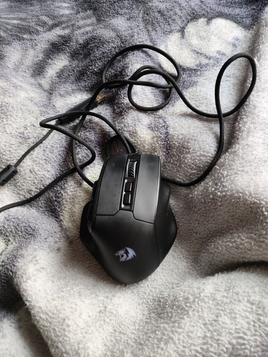 Myszka przewodowa Red Dragon Aatrox M811-RGB idealna do gier MMORPG