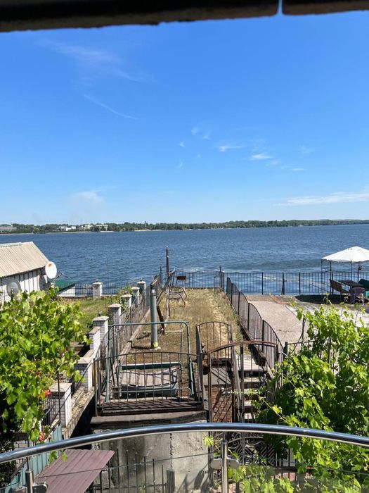 Продам дом с баней и  пирсом в с.Разумовка