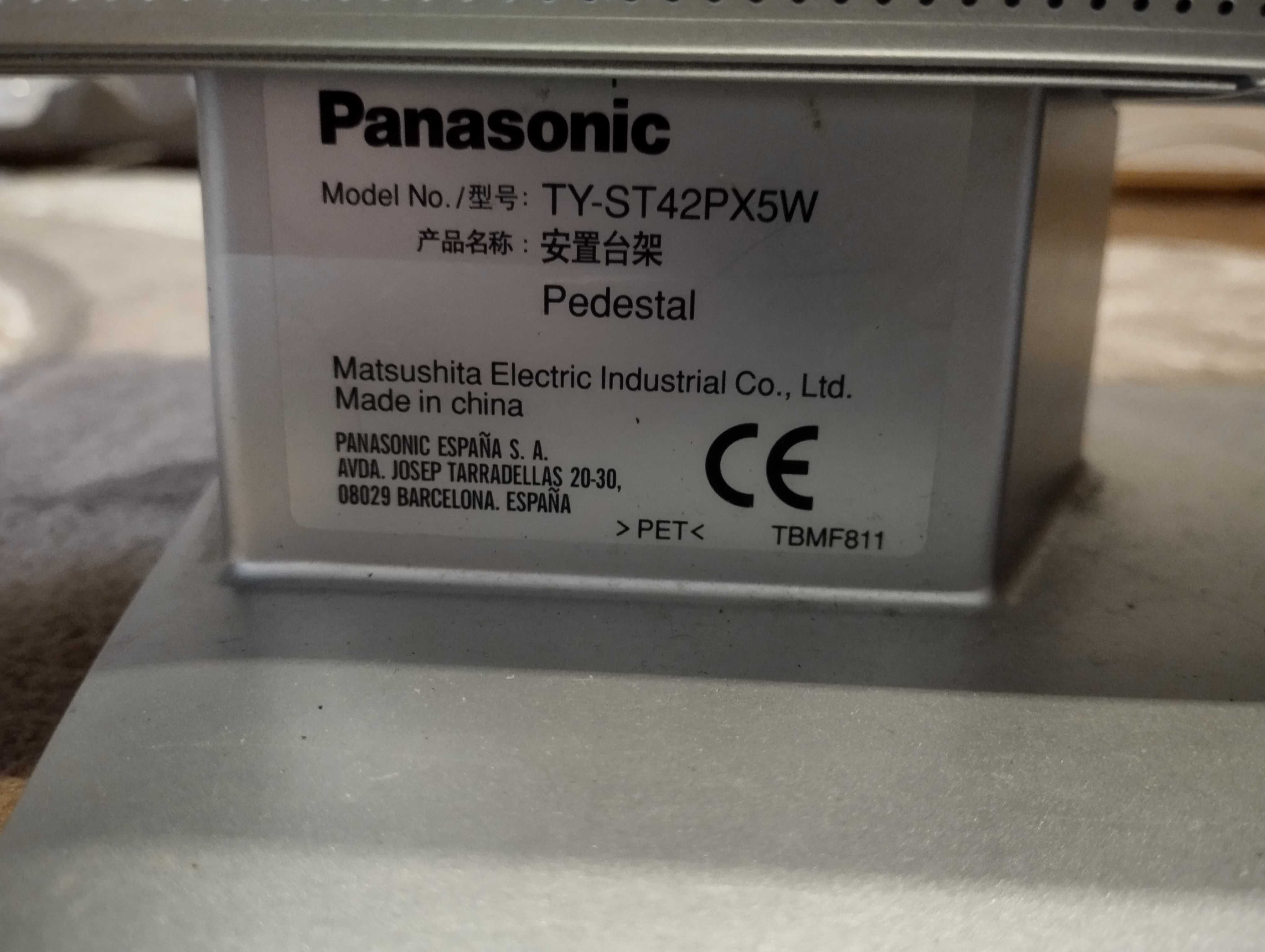 Великий плазмовий телевізор Panasonic TY-ST42PX5W