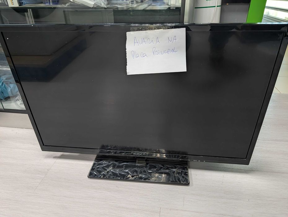 TV Kunft 32DCG160014 - Avaria na placa principal