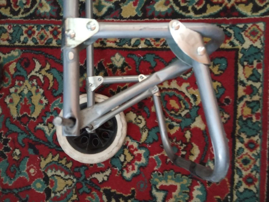 Коляска хозяйственная без колеса,на ремонт и восстановление.Алемений,п