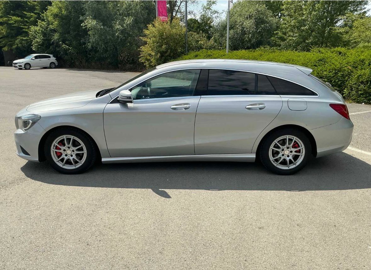 Mercedes-Benz  cla200