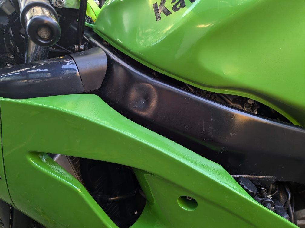 Kawasaki zx6r 1998
