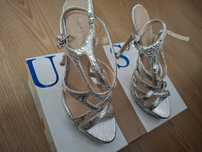 Sandálias GUESS prateadas como novas, n° 35