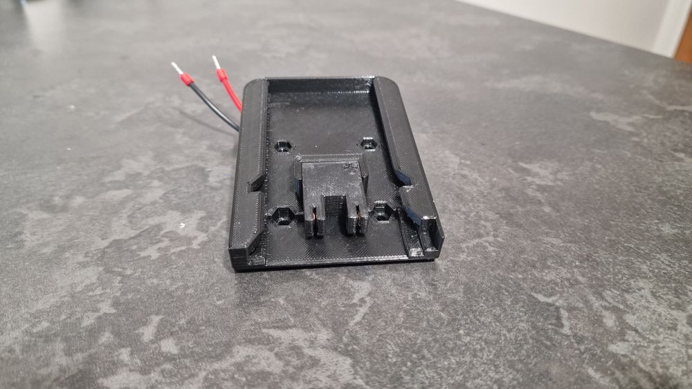 Adapter na akumulatory Hilti 22V