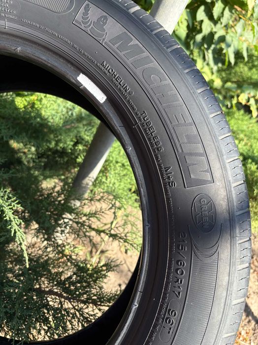 Шини Michelin Defender XT 215/60 R17