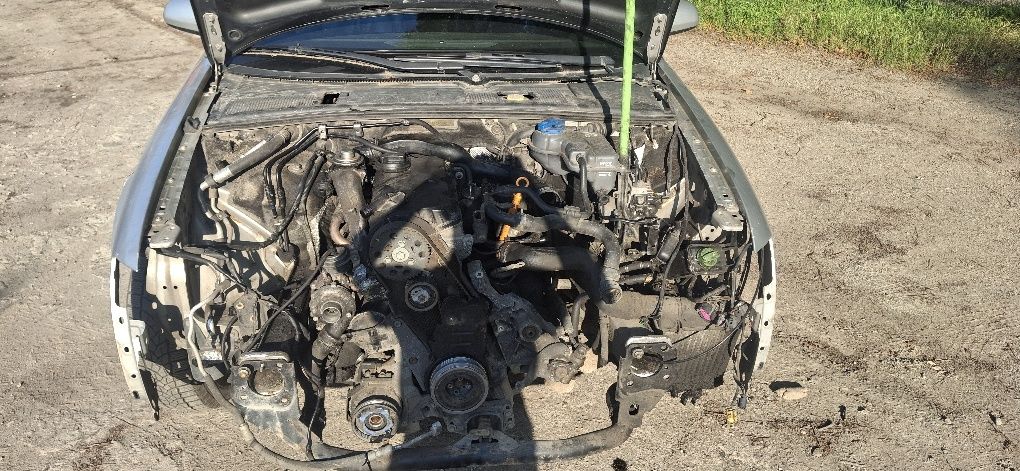 Audi a4 b6 1.9 Tdi 2002r awx skrzynia 5b całość