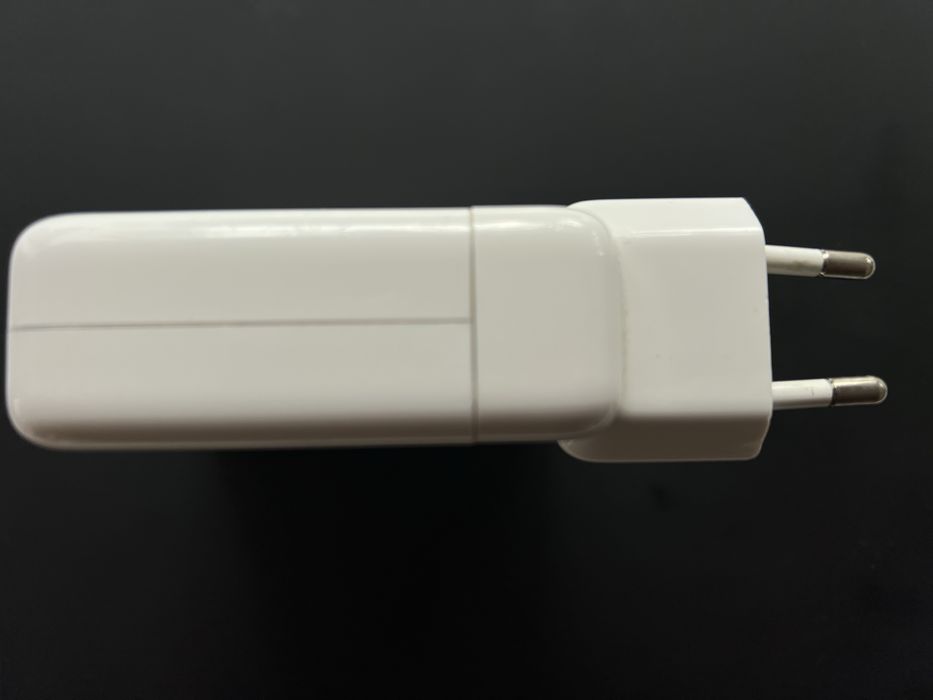 MacBook Pro 13” (2020, Intel i5 Quad-Core) Touch Bar