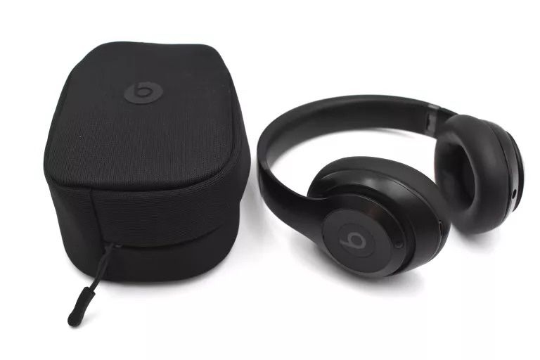 Apple Beats Studio Pro