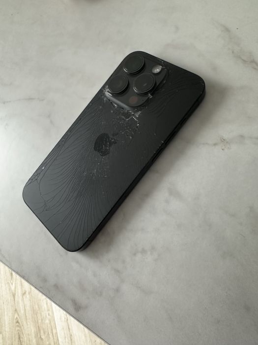 Iphone 15 Pro czarny