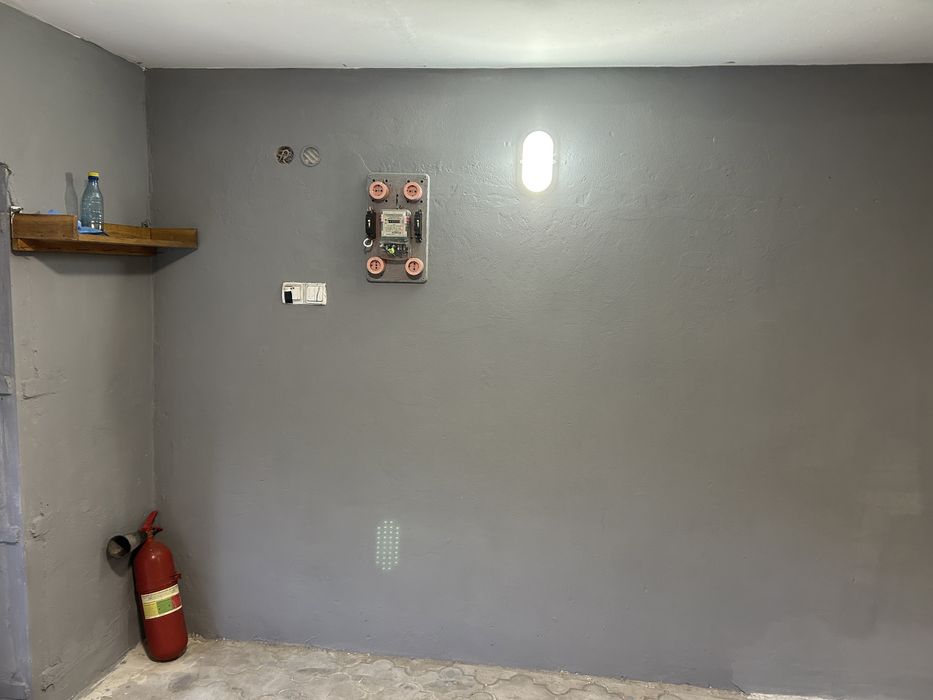 Гараж в житловому будинку по вул. У. Самчука 32 ( старий парк)