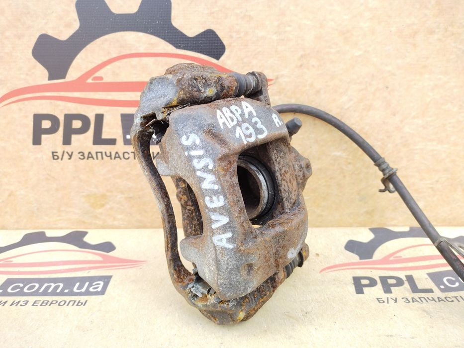 Toyota Avensis T27 2009-2018 Суппорт передний правый