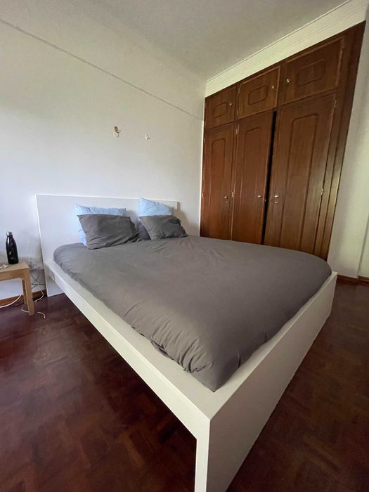 Cama e colchao IKEA