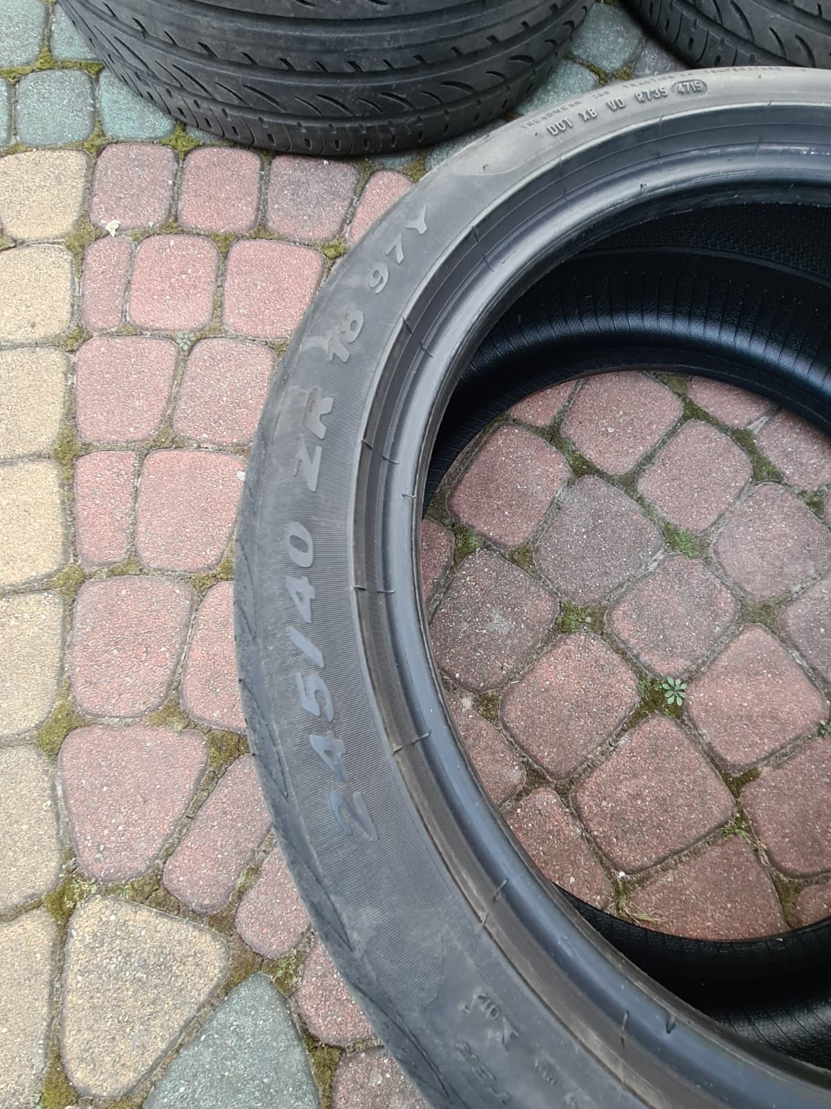 245/40ZR18 Pirelli P Zero