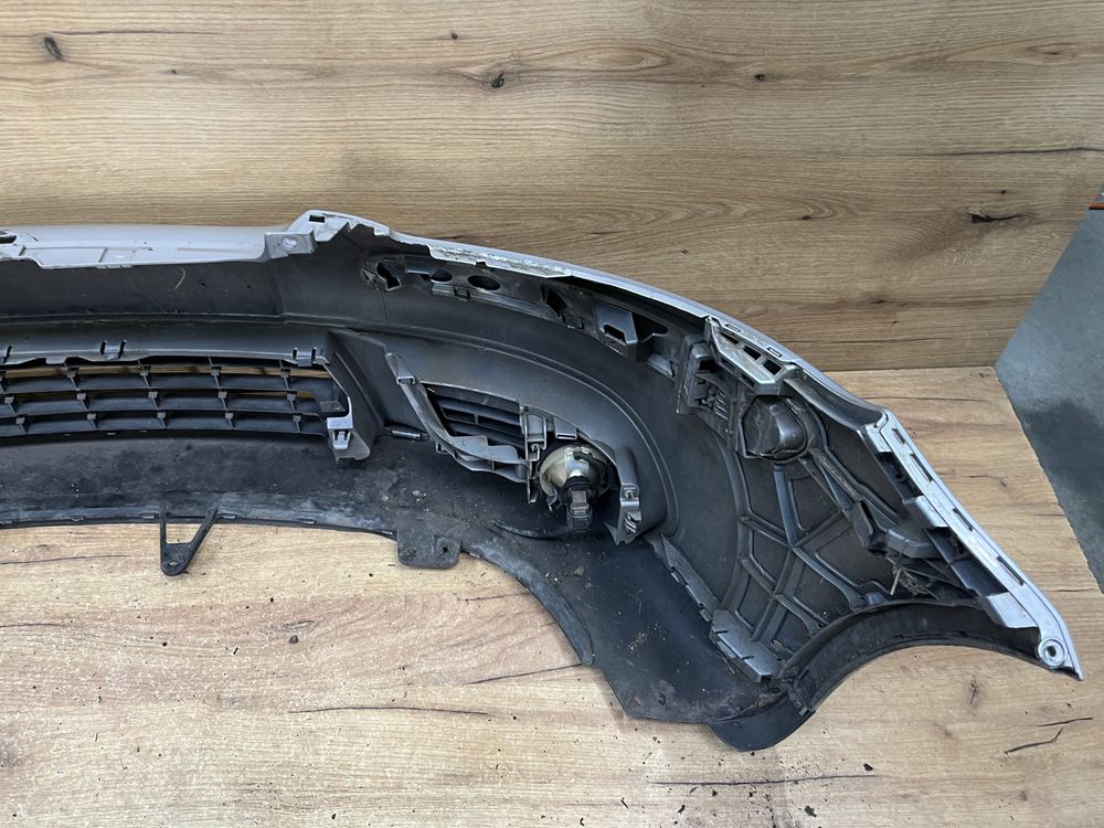 Zderzak przedni Golf 5 Plus kolor LA7W